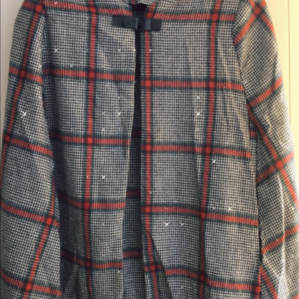 Beautiful cape perfect for fall